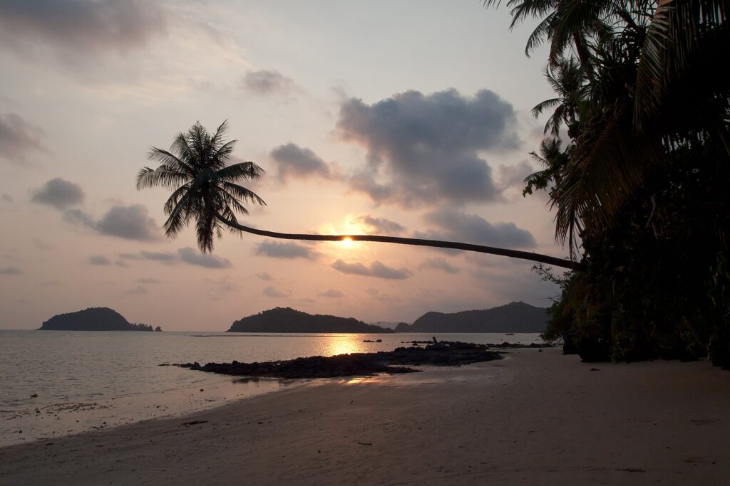 12 Enchanting Beaches in Thailand You Must Explore 5
