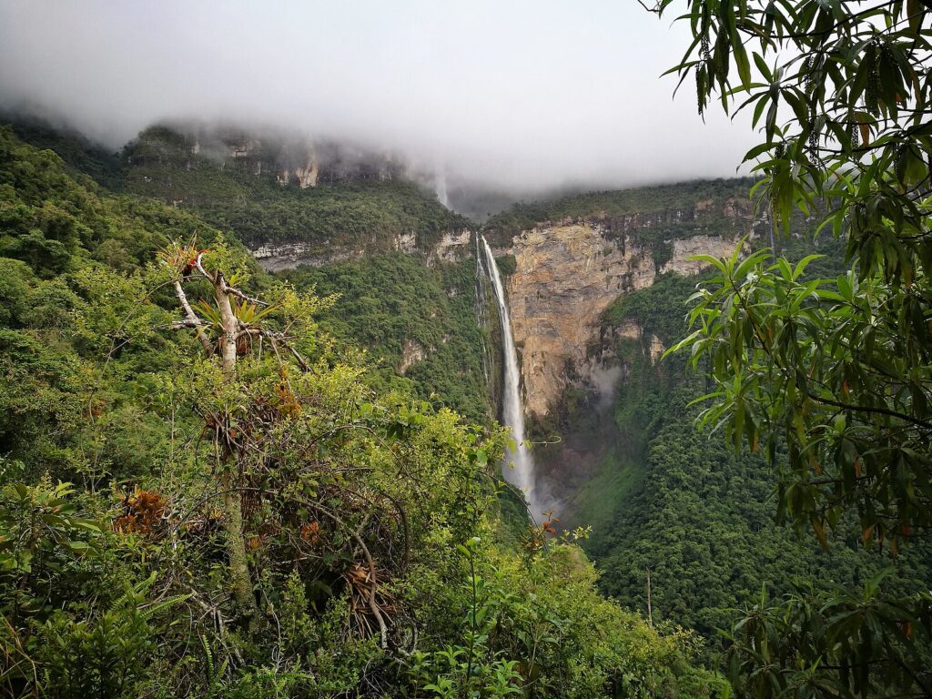 17 Majestic Waterfalls You Simply Can't Miss 18