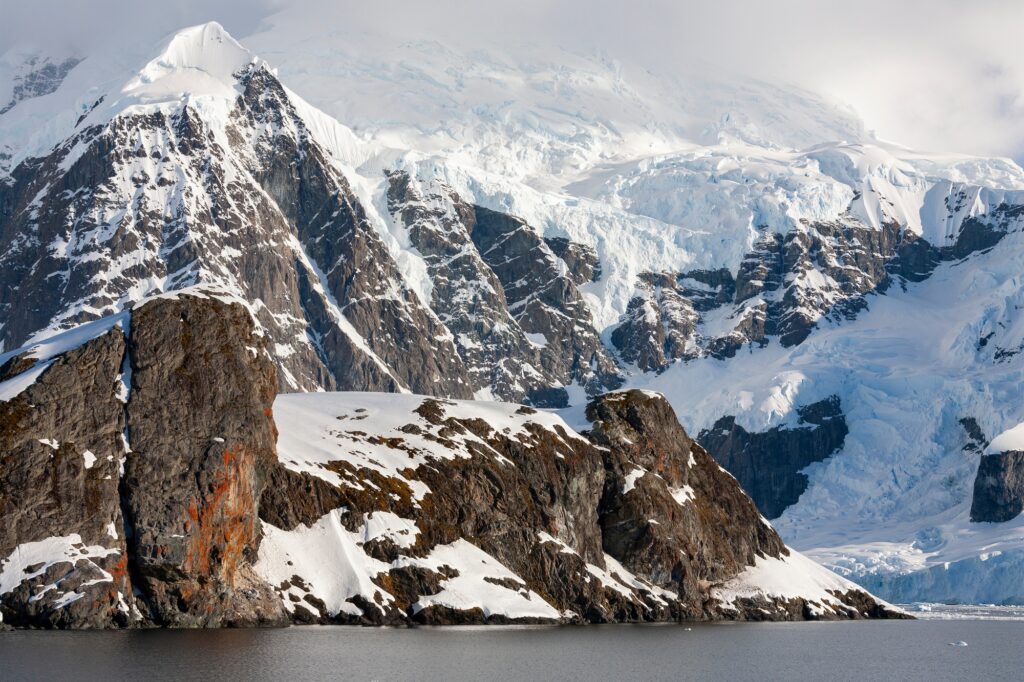 10 Extraordinary Natural Wonders You Can’t Miss 9 Antarctica