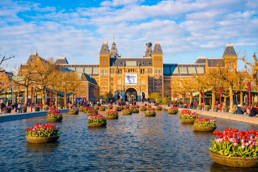 14 Extraordinary Museums You Can’t Miss Around the Globe 4 Beautiful view of the Rijksmuseum Amsterdam, Netherlands
