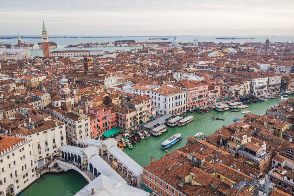 10 Extraordinary Island Cities You Can't Miss 11 Cityscape of Venice