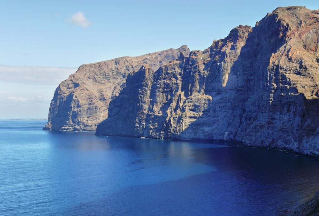 15 Extraordinary Sea Cliffs You Can’t Miss on Your Travels 12 Cliffs known as "Los Gigantes (Acantilados de los Gigantes) " in Tenerife, Spain