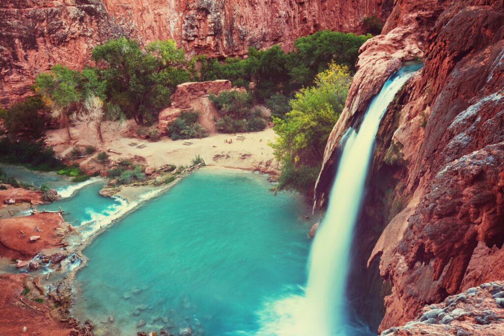 12 Mesmerizing Waterfalls You Absolutely Must Visit in the U.S. 3 Havasu