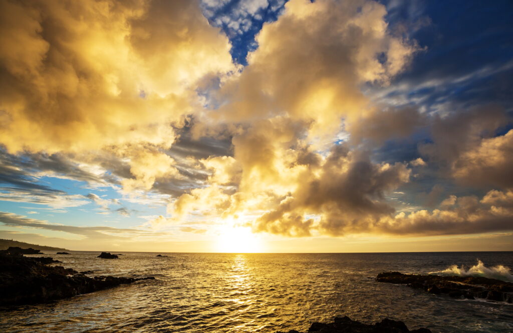 8 Enchanting Honeymoon Destinations to Ignite Your Love 3 Hawaiian beach at sunrise