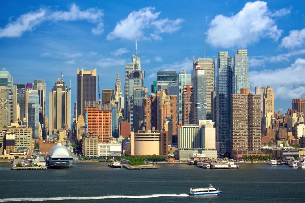 10 Extraordinary Island Cities You Can't Miss 9 Manhattan urban skyscrapers