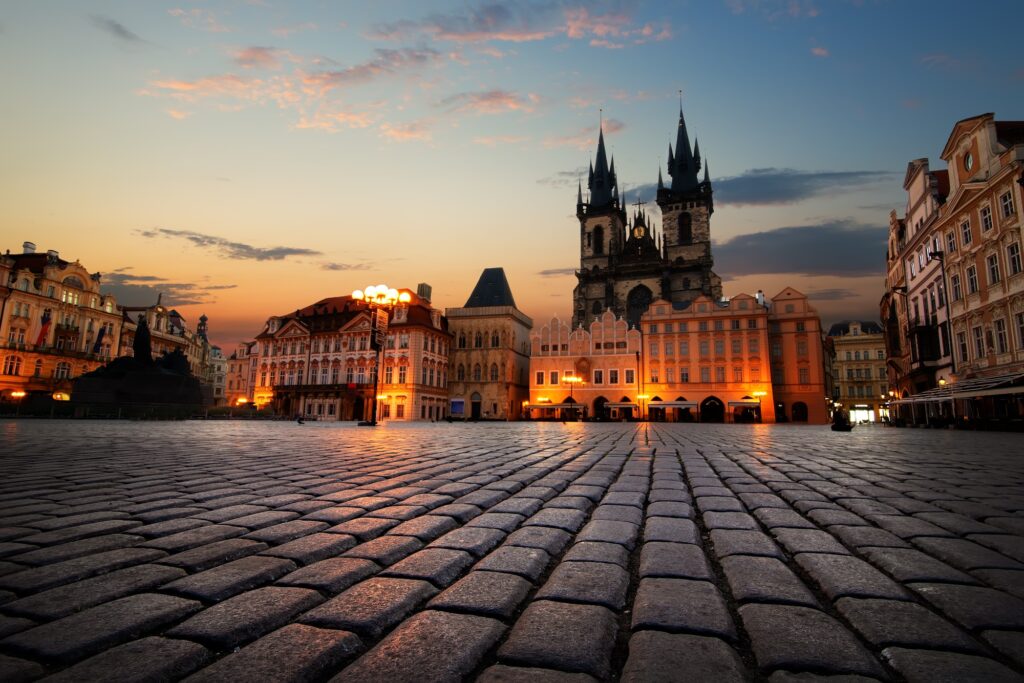 12 Extraordinary City Squares You Can't Miss Around the World 9 Old Town Square in Prague