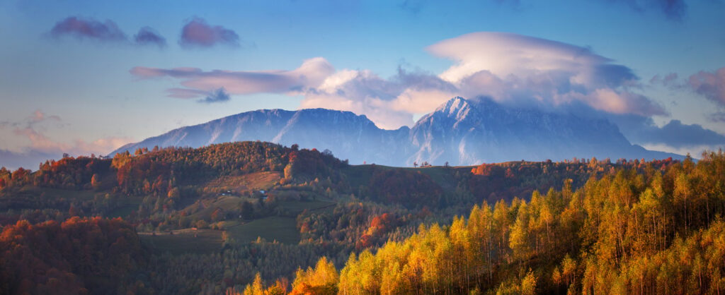 10 Extraordinary Destinations for an Unforgettable Bear Safari 11 Piatra Craiului mountain at sunrise.
