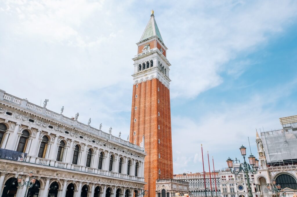 12 Extraordinary City Squares You Can't Miss Around the World 2 piazza san marco in Venice italy