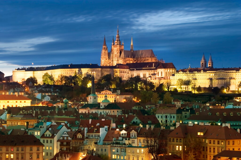10 Enchanting Castles Around the Globe You Simply Cannot Miss 7 Prague Castle Cityscape