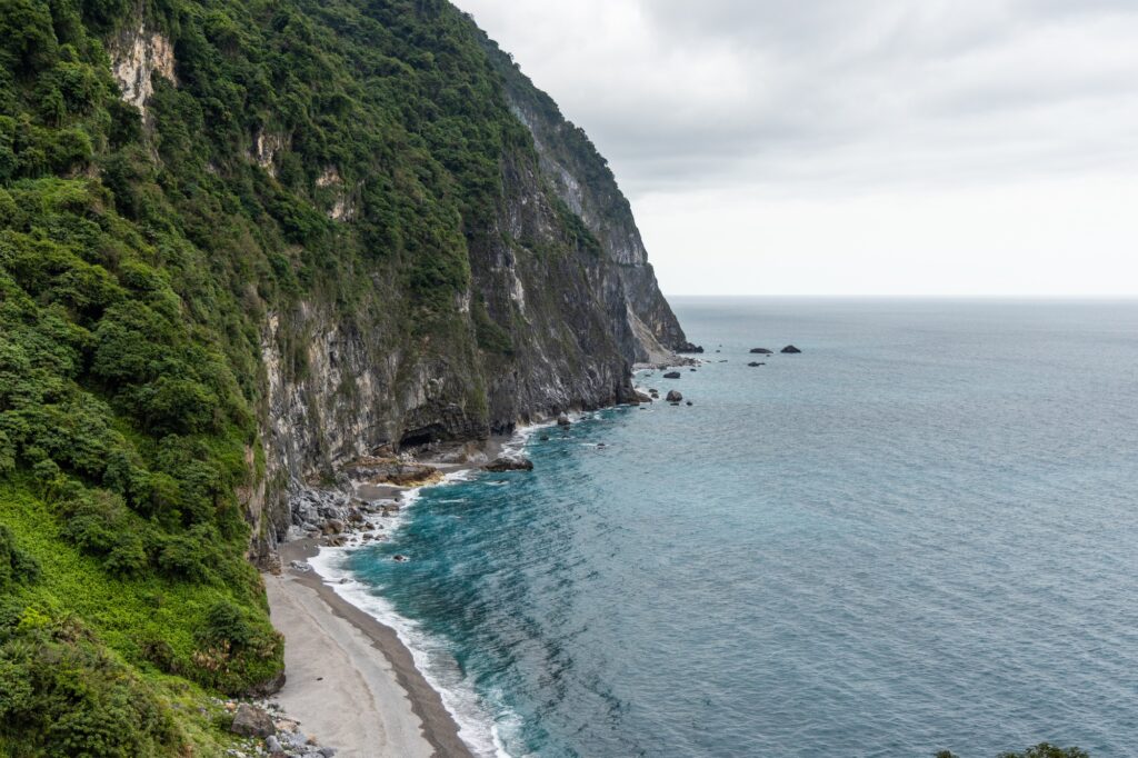 15 Extraordinary Sea Cliffs You Can’t Miss on Your Travels 11 Qingshui Cliff in Hualien of Taiwan