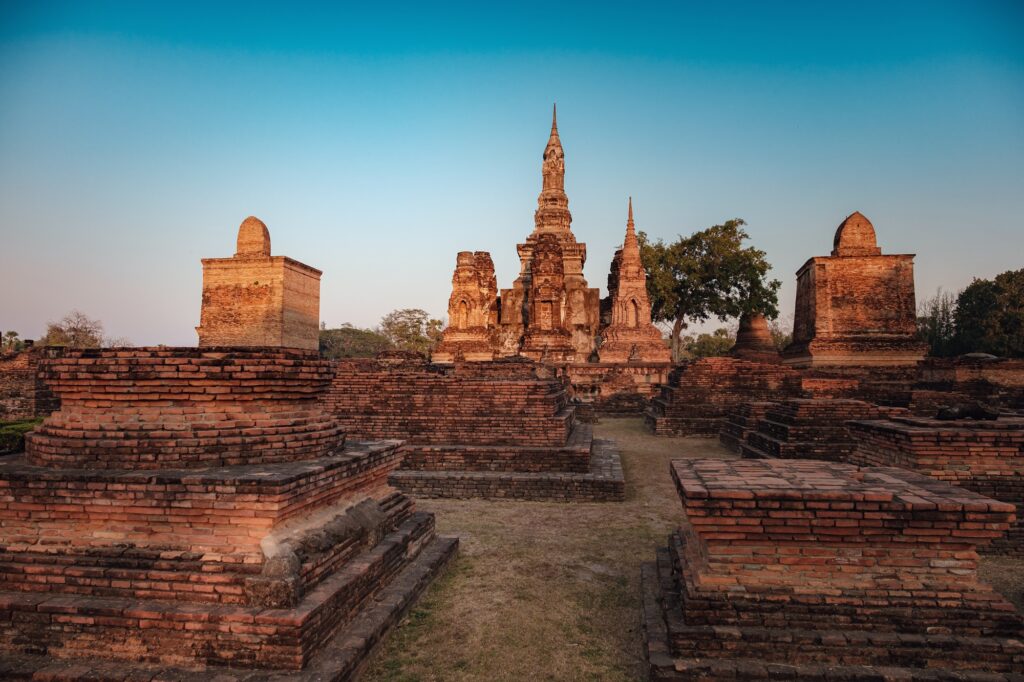 12 Enigmatic Lost Cities That Time Forgot 11 Sukhothai Historical Park, a UNESCO World Heritage Site in Thailand