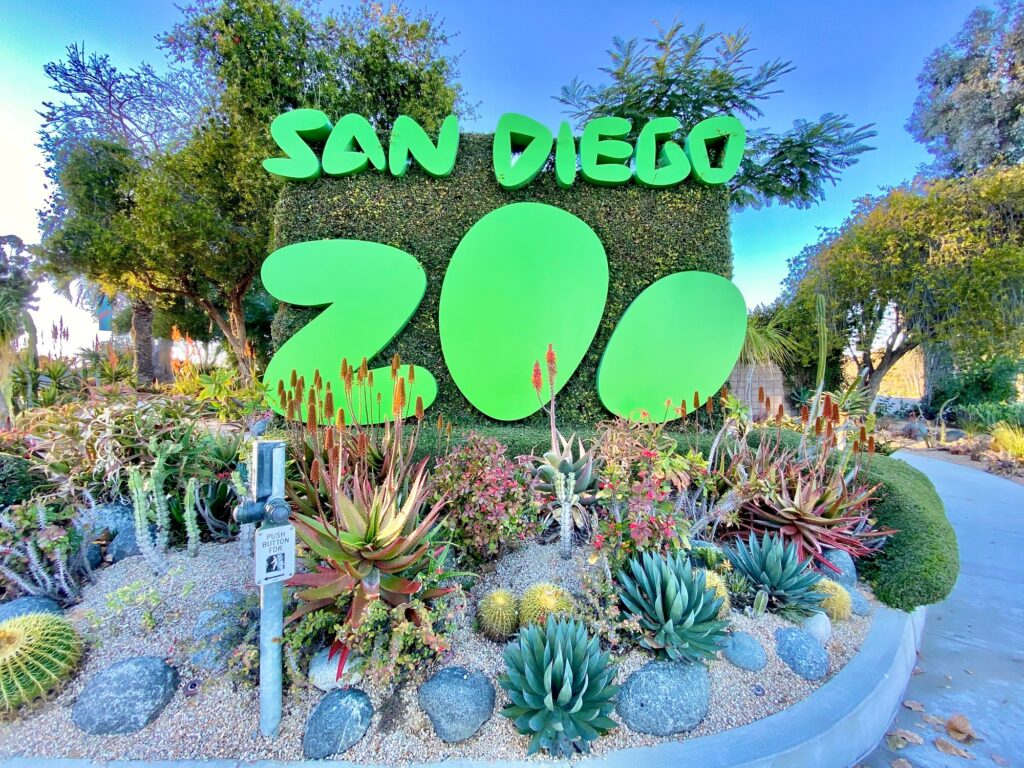 11 Extraordinary Zoos in the U.S. You Can’t Miss 2 The world famous San Diego Zoo sign with diverse plants