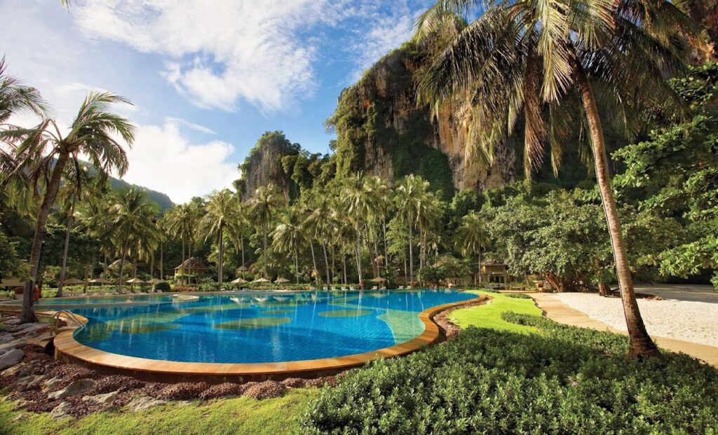 11 Stunning Hotels in Thailand That Will Take Your Breath Away 4