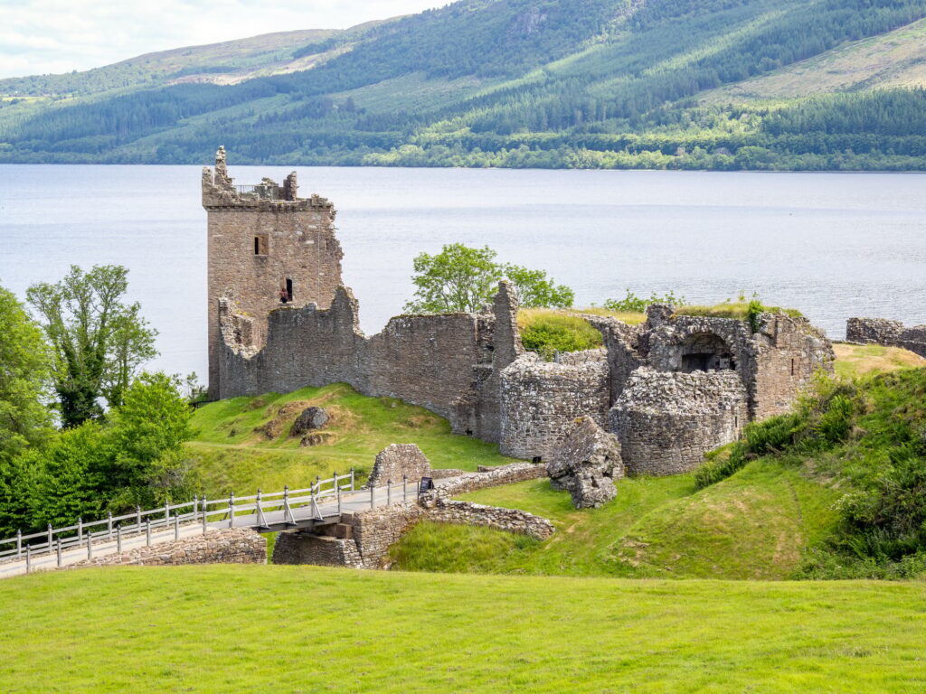 21 Enchanting Castles in Scotland You Must Explore 7 Urquhart castle, Scotland