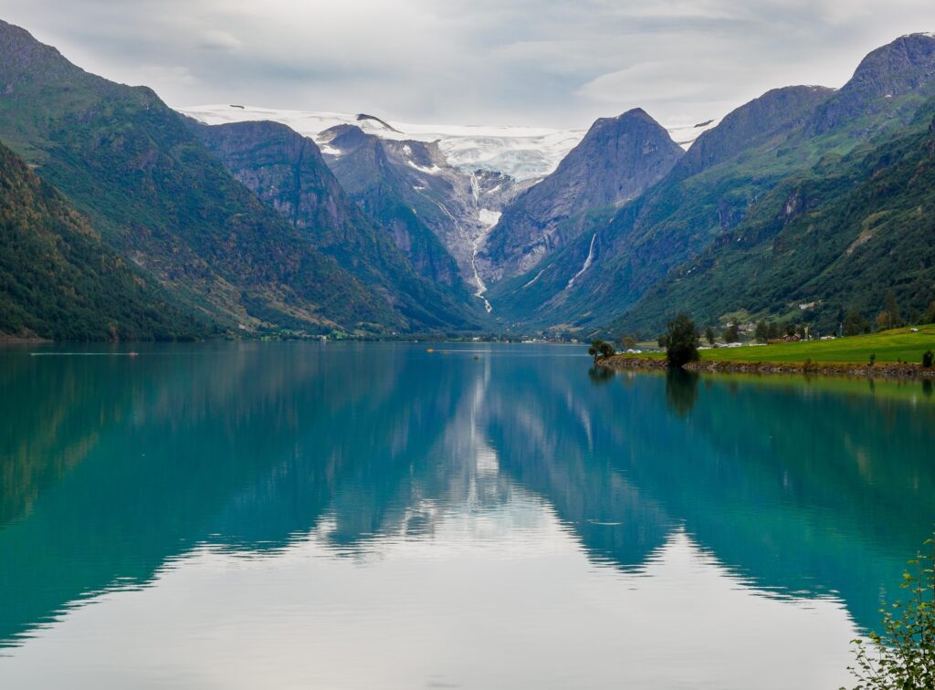 Views of peaks and Oldevatnet lake, Jostedalsbreen National Park, Norway.