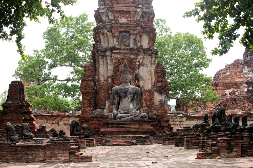 17 Extraordinary Places You Can’t Miss in Thailand 11 Wat Mahathat Temple at Sukhothai Historical Park, a UNESCO World
