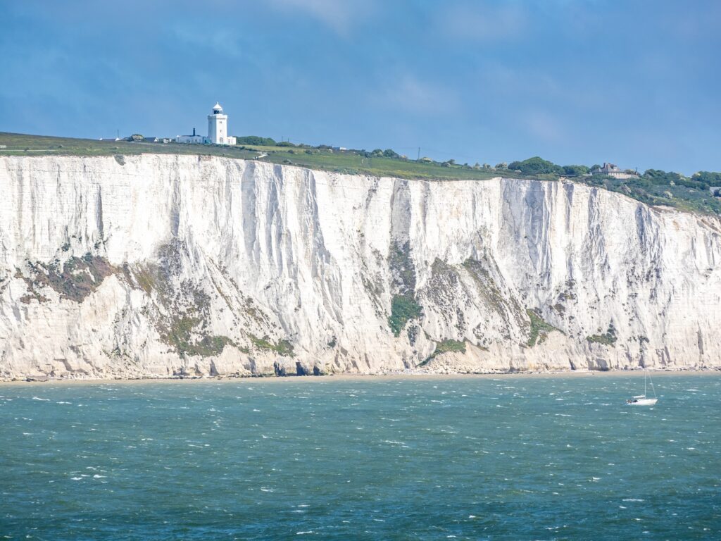 15 Extraordinary Sea Cliffs You Can’t Miss on Your Travels 4 White cliffs of Dover from the ferry, England