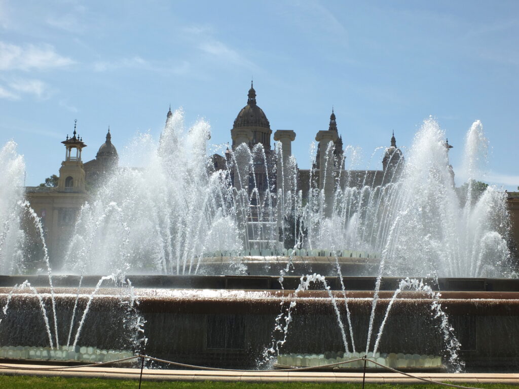 11 Extraordinary Attractions in Barcelona You Can't Miss 6