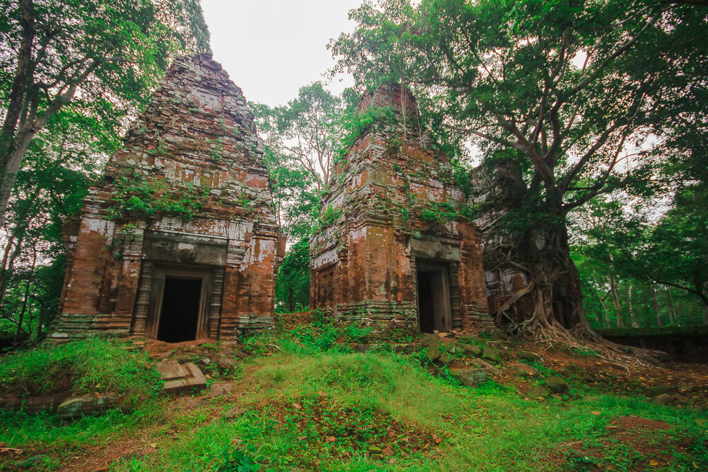 18 Enchanting Destinations in Cambodia You Can’t Miss 8 Koh Ker, an old castle, an ancient Khmer kingdom in the past.